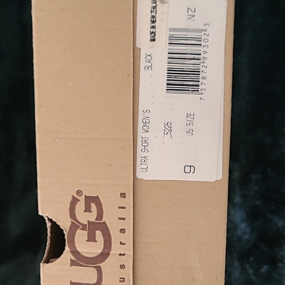 Boots - Picture 2 of 5